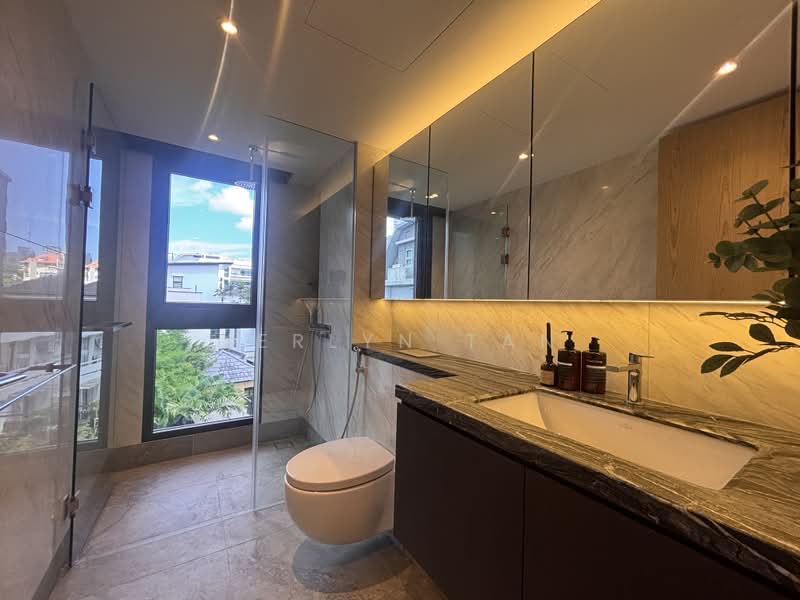 Fernhill Road, Stevens Close, Dalvey Road, Fernhill Road, Stevens Close, Dalvey Road, 6 Bedrooms, 7,441 sqft, Semi-Detached House For Sale, by Jerlyn Tan, 500186990 - Bathroom - PropertyGuru.com.sg