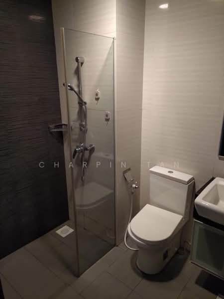 Le Regal, 340 Geylang Road, 2 Bedrooms, 517 sqft, Apartment For Rent, by Charpin Tan, 500187004 - Bathroom - PropertyGuru.com.sg