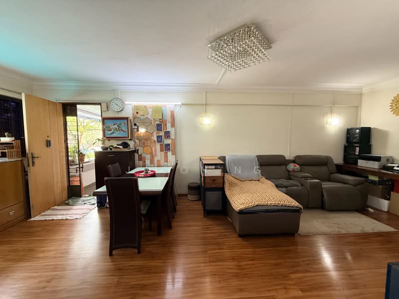 334 Clementi Avenue 2, 334 Clementi Avenue 2, 3 Bedrooms, 990 sqft, HDB Flat For Sale, by Jason Ng, 500187014 - Living Room - PropertyGuru.com.sg
