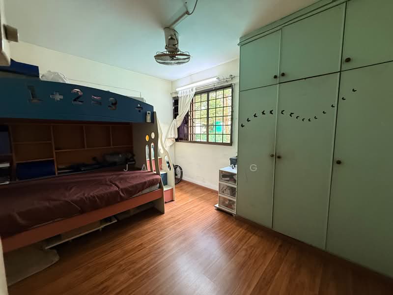 334 Clementi Avenue 2, 334 Clementi Avenue 2, 3 Bedrooms, 990 sqft, HDB Flat For Sale, by Jason Ng, 500187014 - Bedroom - PropertyGuru.com.sg