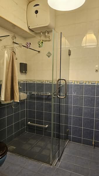 473 Segar Road, 473 Segar Road, 3 Bedrooms, 1,206 sqft, HDB Flat For Sale, by David Lim, 500187018 - Bathroom - PropertyGuru.com.sg