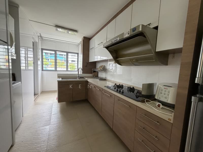 240 Yishun Ring Road, 240 Yishun Ring Road, 3 Bedrooms, 1,302 sqft, HDB Flat For Sale, by Ken Tan, 500187019 - Kitchen - PropertyGuru.com.sg