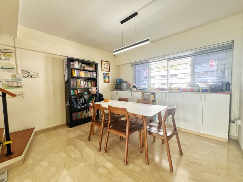 469 Jurong West Street 41, 469 Jurong West Street 41, 3 Bedrooms, 1,625 sqft, HDB Flat For Sale, by Vanessa Duan, 500187020 - Dining Room - PropertyGuru.com.sg