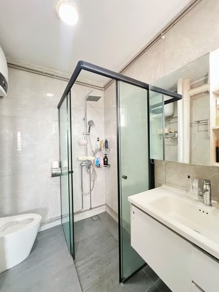 469 Jurong West Street 41, 469 Jurong West Street 41, 3 Bedrooms, 1,625 sqft, HDB Flat For Sale, by Vanessa Duan, 500187020 - Bathroom - PropertyGuru.com.sg
