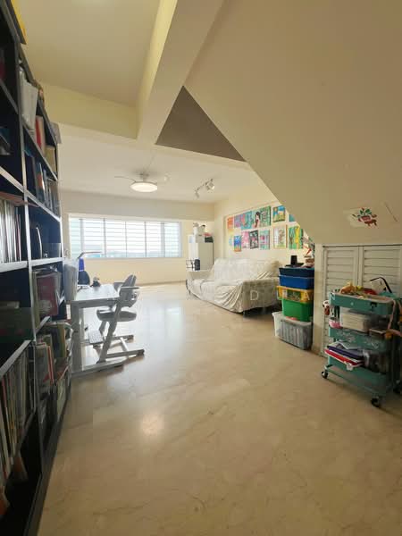 469 Jurong West Street 41, 469 Jurong West Street 41, 3 Bedrooms, 1,625 sqft, HDB Flat For Sale, by Vanessa Duan, 500187020 - Living Room - PropertyGuru.com.sg