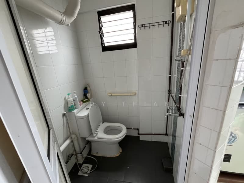 148 Yishun Street 11, 148 Yishun Street 11, Room Rental, 90 sqft, HDB Flat For Rent, by Judy Thian, 500187026 - Bathroom - PropertyGuru.com.sg