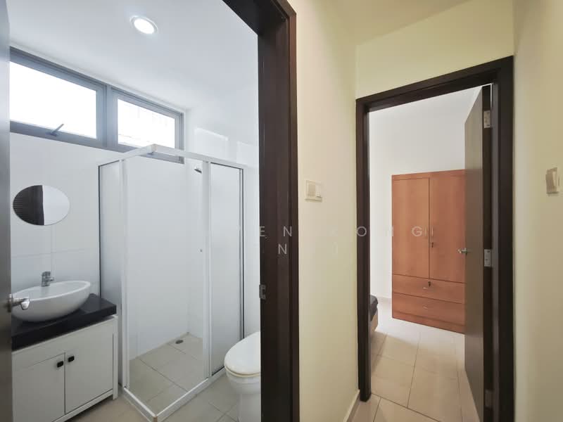 Jalan Gendang / Bright Hill MRT/ Faber Garden Estate/ Upper Thomson, Jalan Gendang, 4 Bedrooms, 2,600 sqft, Semi-Detached House For Rent, by Fengwen Kong (Feng), 500187041 - Common Bathroom - 1st floor - PropertyGuru.com.sg