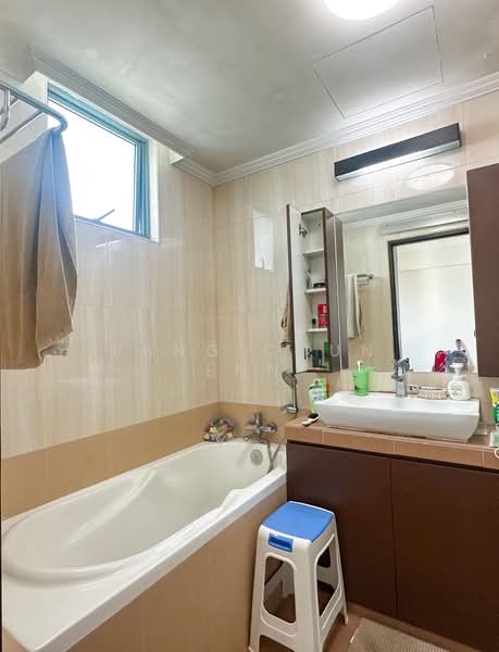 Springdale Condo, 47 Hindhede Walk, 3 Bedrooms, 1,130 sqft, Condominium For Sale, by Pang Chun Enn, 500187060 - Bathroom - PropertyGuru.com.sg