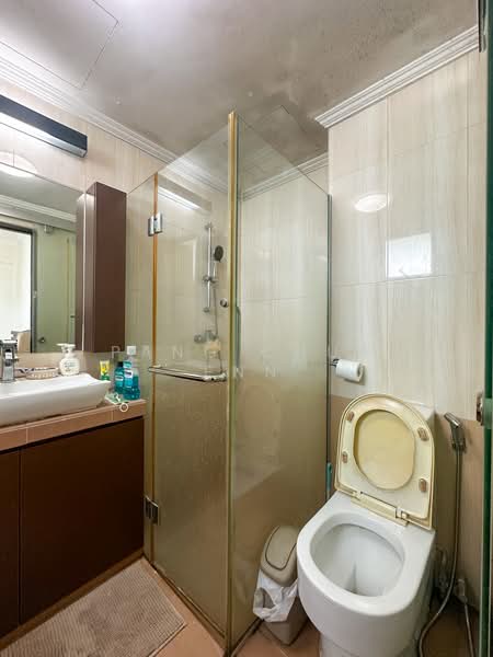 Springdale Condo, 47 Hindhede Walk, 3 Bedrooms, 1,130 sqft, Condominium For Sale, by Pang Chun Enn, 500187060 - Bathroom - PropertyGuru.com.sg