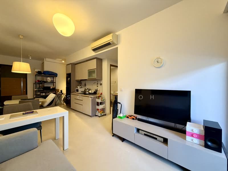 38 I Suites, 38 Ipoh Lane, 2 Bedrooms, 689 sqft, Condominium For Sale, by Scott Loh, 500187064 - Living & Dining Room - PropertyGuru.com.sg