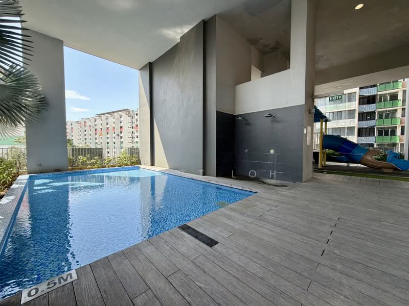 38 I Suites, 38 Ipoh Lane, 2 Bedrooms, 689 sqft, Condominium For Sale, by Scott Loh, 500187064 - Kids' Pool and Playground - PropertyGuru.com.sg