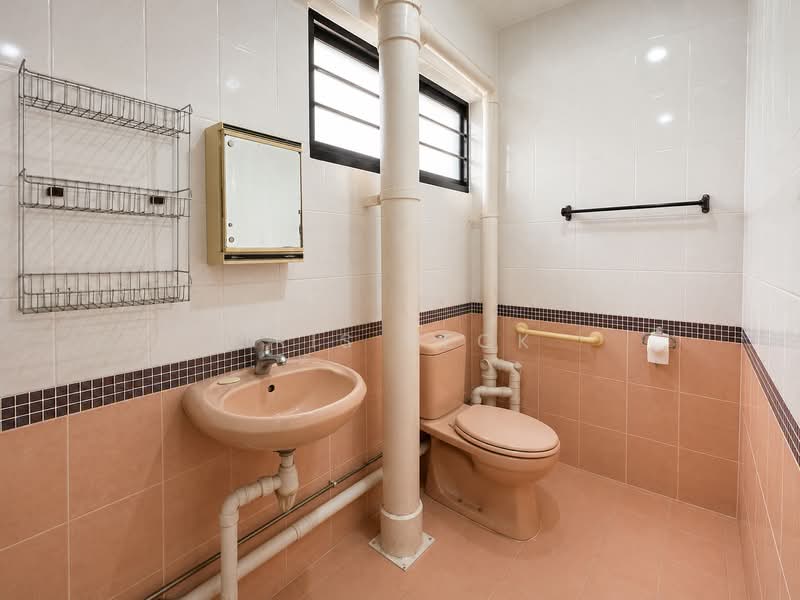 601 Bedok Reservoir Road, 601 Bedok Reservoir Road, 3 Bedrooms, 1,302 sqft, HDB Flat For Sale, by Iris Peck, 500187066 - Bathroom - PropertyGuru.com.sg