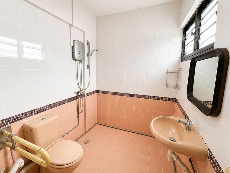 601 Bedok Reservoir Road, 601 Bedok Reservoir Road, 3 Bedrooms, 1,302 sqft, HDB Flat For Sale, by Iris Peck, 500187066 - Bathroom - PropertyGuru.com.sg