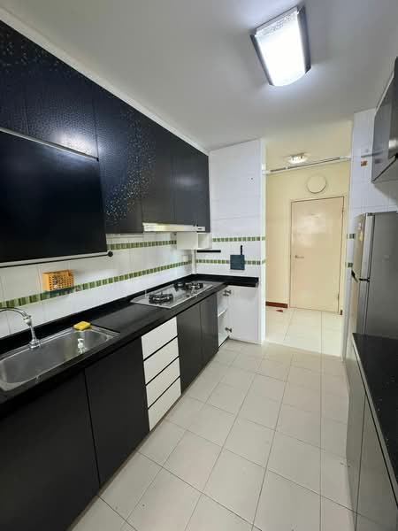 450 Yishun Ring Road, 450 Yishun Ring Road, Room Rental, 220 sqft, HDB Flat For Rent, by Stella Kuek, 500187067 - Kitchen - PropertyGuru.com.sg