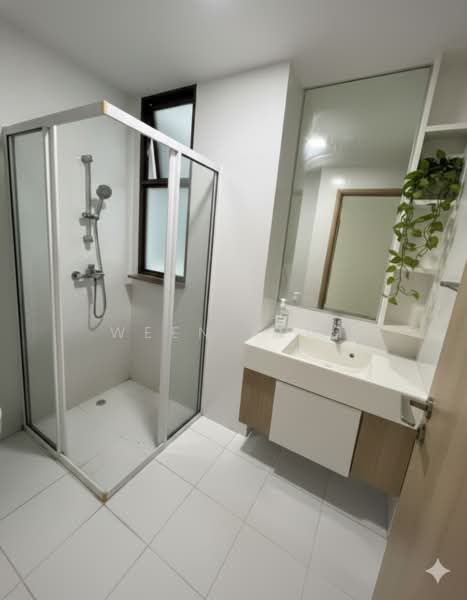 Varsity Park Condominium, 34 West Coast Road, Room Rental, 1,250 sqft, Condominium For Rent, by Ween Keat, 500187068 - Bathroom - PropertyGuru.com.sg