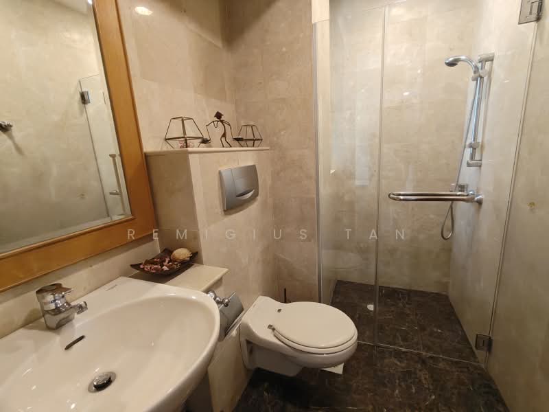The Hermitage, 2 Sarkies Road, 2 Bedrooms, 861 sqft, Apartment For Sale, by Remigius Tan, 500187069 - Bathroom - PropertyGuru.com.sg