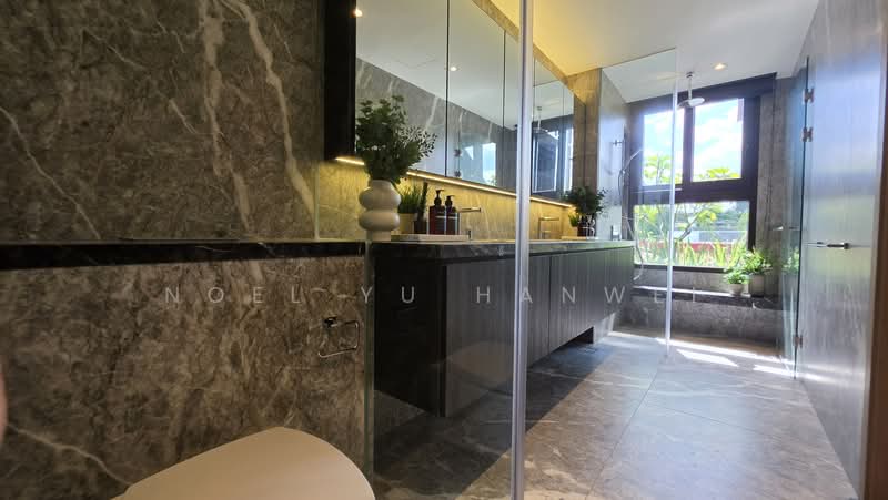 Fernhill, Orange Grove, Stevens, Fernhill Road, 6 Bedrooms, 7,441 sqft, Semi-Detached House For Sale, by Noel Yu Hanwei, 500187073 - Bathroom - PropertyGuru.com.sg