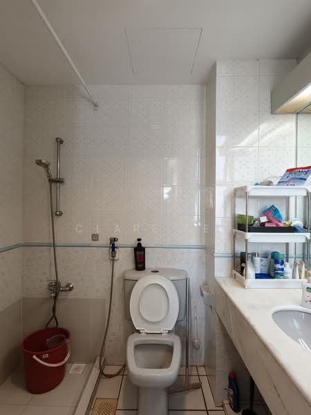 West Bay Condo, 60 West Coast Crescent, 2 Bedrooms, 872 sqft, Condominium For Sale, by Clare Lee, 500187075 - Bathroom - PropertyGuru.com.sg