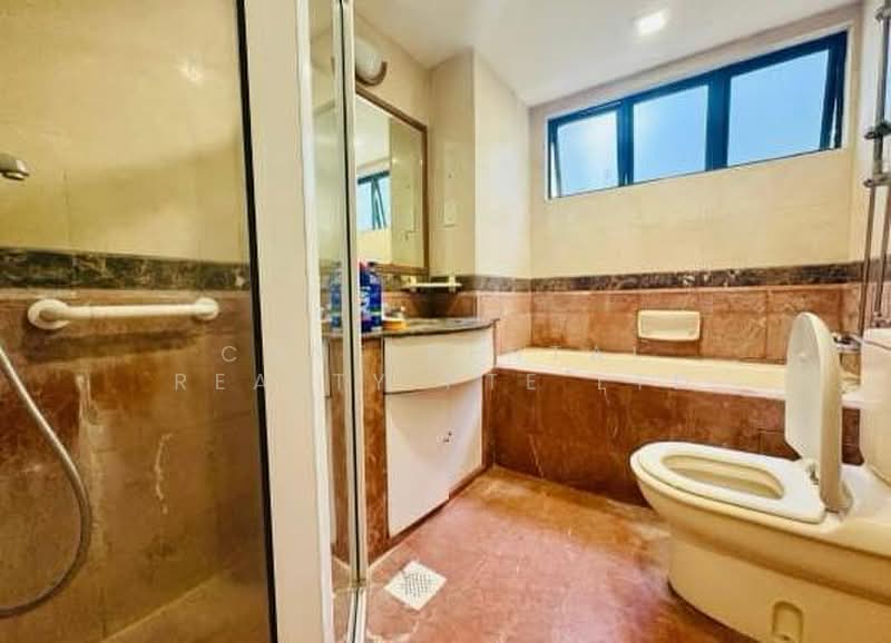Westcove Condo, 10 West Coast Crescent, 2 Bedrooms, 1,130 sqft, Condominium For Rent, by CHUE HAN YI, JEREMY, 500187076 - Bathroom - PropertyGuru.com.sg