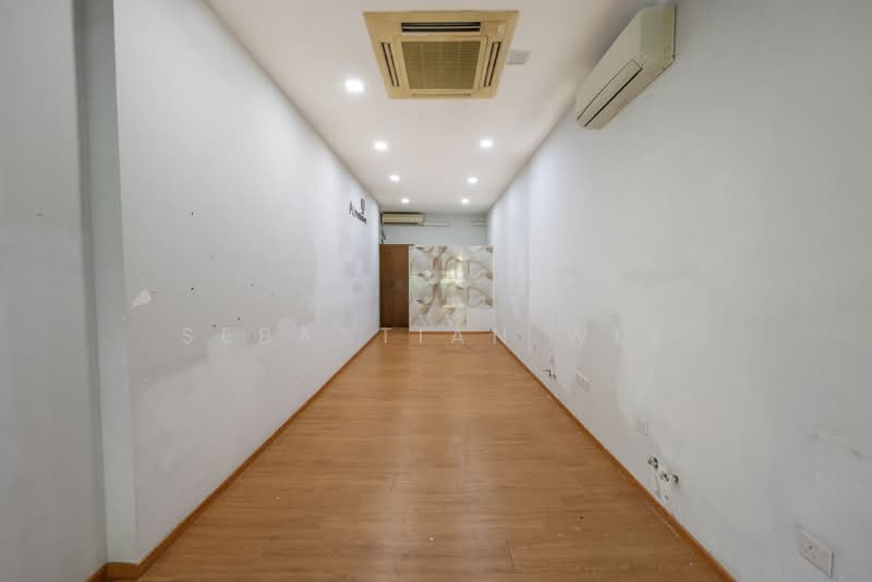 104 Jurong East Street 13, , 380 sqft, Shop / Shophouse For Rent, by Sebastian Wee, 500187095 - Interior - CommercialGuru.com.sg