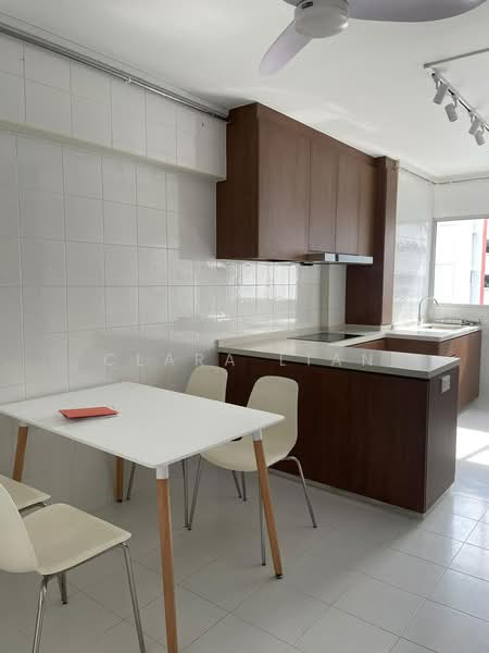 424 Tampines Street 41, 424 Tampines Street 41, 2 Bedrooms, 797 sqft, HDB Flat For Sale, by Clara Lian, 500187115 - Kitchen - PropertyGuru.com.sg
