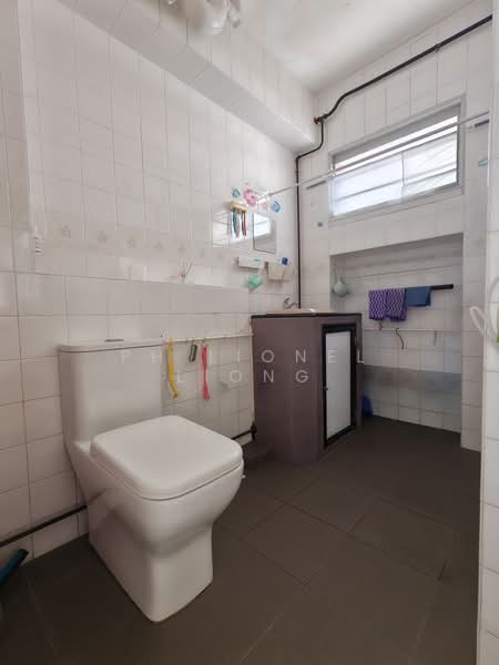 125 Kim Tian Road, 125 Kim Tian Road, 3 Bedrooms, 1,194 sqft, HDB Flat For Sale, by PH Lionel Liong, 500187135 - Bathroom - PropertyGuru.com.sg