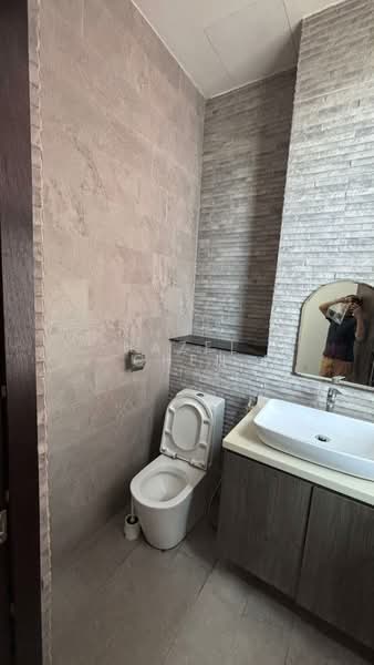 Woodlands Horizon, 31 Woodlands close, 800 sqft, Light Industrial (B1) For Rent, by Hazel Chen, 500187144 - Bathroom - CommercialGuru.com.sg