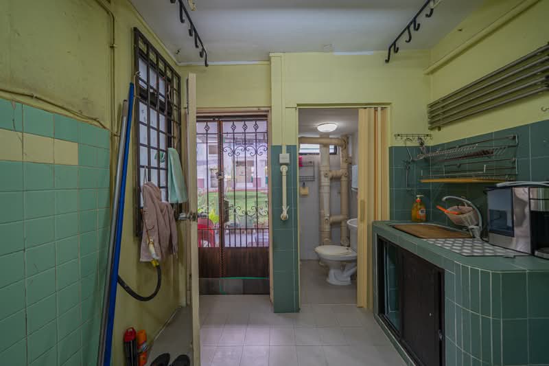 35 Jalan Bahagia, 35 Jalan Bahagia, 2 Bedrooms, 603 sqft, HDB Flat For Sale, by Gary ., 500187155 - Kitchen - PropertyGuru.com.sg