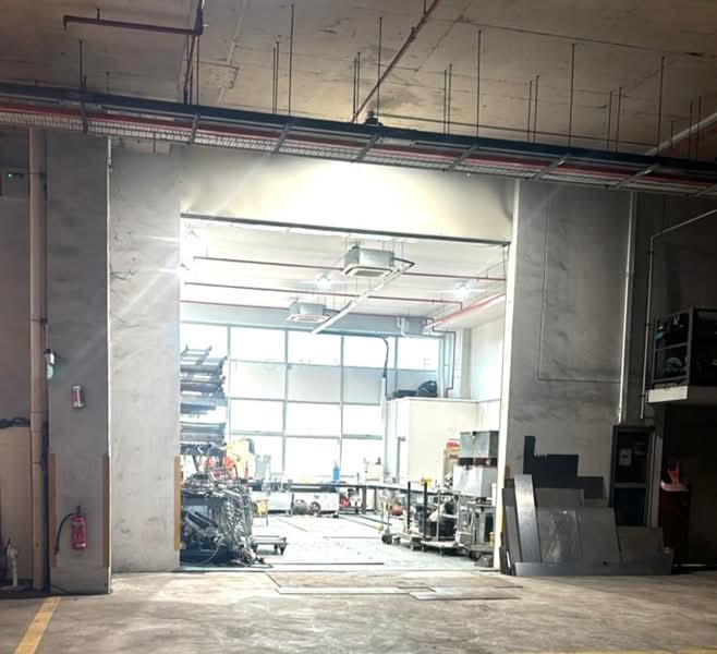 West Connect Building, 10 Buroh Street, 3,498 sqft, Factory / Workshop (B2) For Sale, by Tony Lee, 500187168 - Interior - CommercialGuru.com.sg