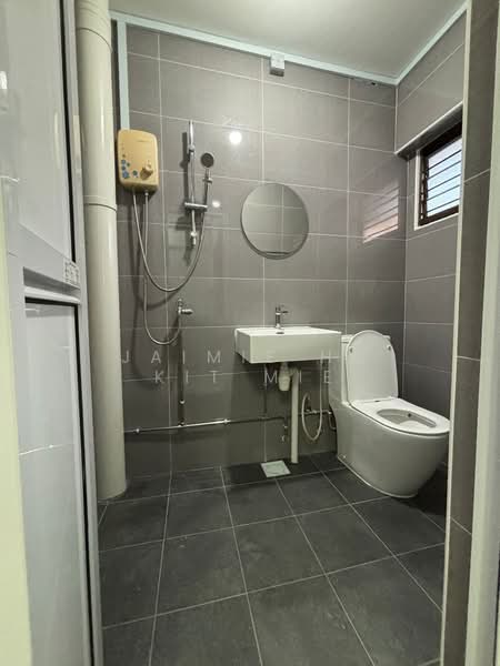 542 Choa Chu Kang Street 52, 542 Choa Chu Kang Street 52, 3 Bedrooms, 1,313 sqft, HDB Flat For Sale, by Jaimie Ho Kit Mie, 500187176 - Bathroom - PropertyGuru.com.sg