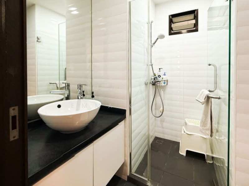 Dunman View, 100 Haig Road, 3 Bedrooms, 1,173 sqft, Condominium For Sale, by Emma Chua, 500187178 - Bathroom - PropertyGuru.com.sg
