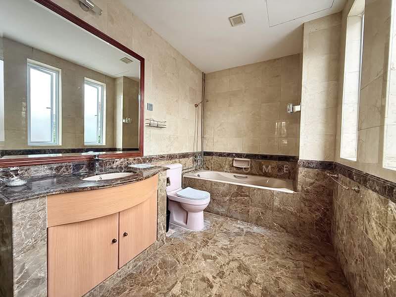 Tivoli Gardens, Tai Keng Gardens, 5 Bedrooms, 3,500 sqft, Terraced House For Sale, by Zhong Xiaomei, 500187192 - Master Bathroom - PropertyGuru.com.sg