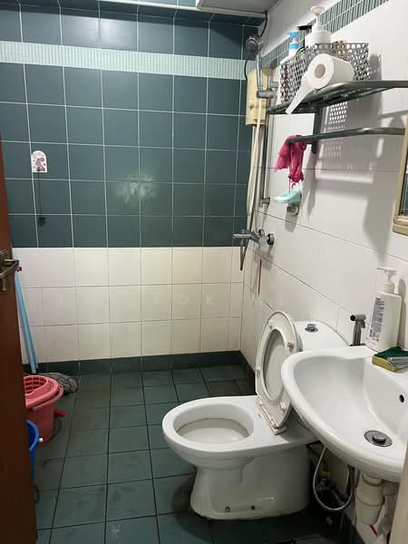38C Bendemeer Road, 38C Bendemeer Road, 2 Bedrooms, 743 sqft, HDB Flat For Sale, by Tan Kok Meng, 500187201 - Bathroom - PropertyGuru.com.sg