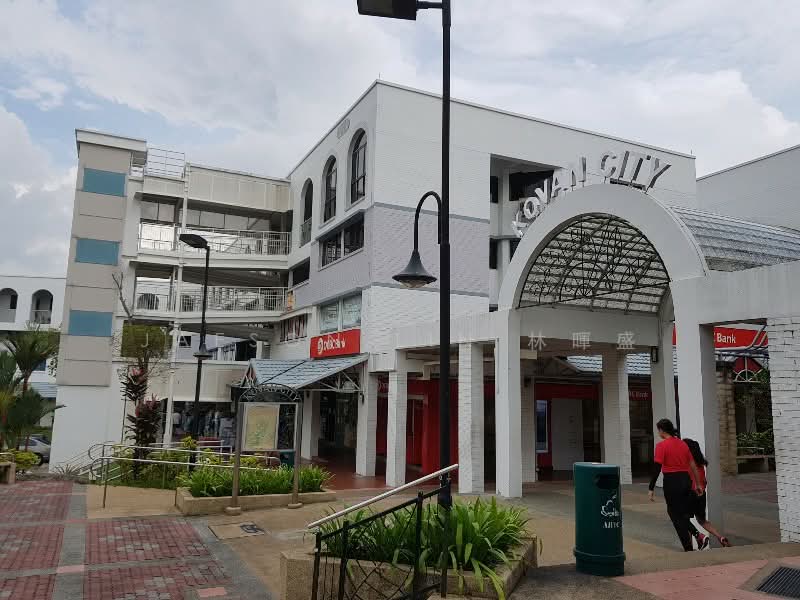 204 Hougang Street 21 Shophouse, Hougang Street 21, 740 sqft, Shop / Shophouse For Sale, by Jaeson Lin 林暉盛, 500187207 - Exterior - CommercialGuru.com.sg