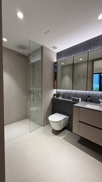 Nava Grove, 38 Pine Grove, 2 Bedrooms, 786 sqft, Condominium For Sale, by Joji Lin, 500187208 - Bathroom - PropertyGuru.com.sg