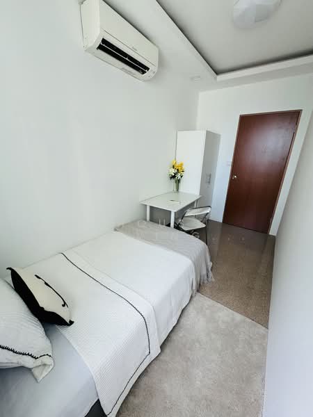 Queens, 10 Stirling Road, Room Rental, 80 sqft, Condominium For Rent, by LEO, 500187211 - Bedroom - PropertyGuru.com.sg