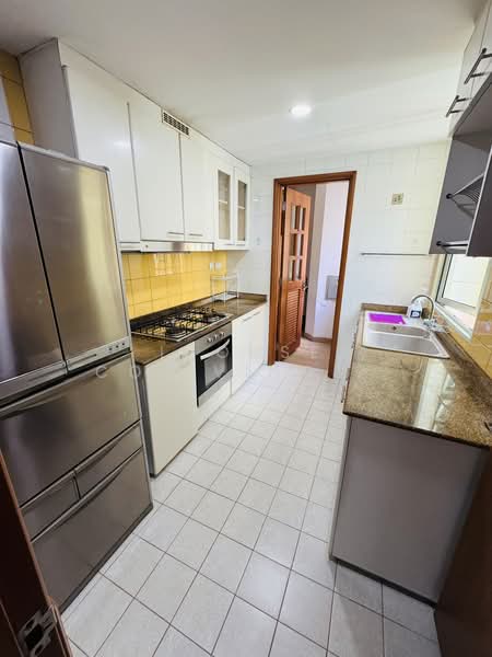 Queens, 10 Stirling Road, Room Rental, 80 sqft, Condominium For Rent, by LEO, 500187211 - Kitchen - PropertyGuru.com.sg