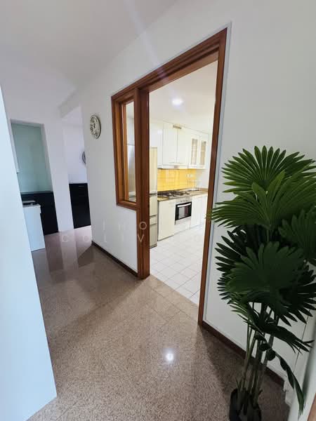 Queens, 10 Stirling Road, Room Rental, 80 sqft, Condominium For Rent, by LEO, 500187211 - Kitchen - PropertyGuru.com.sg