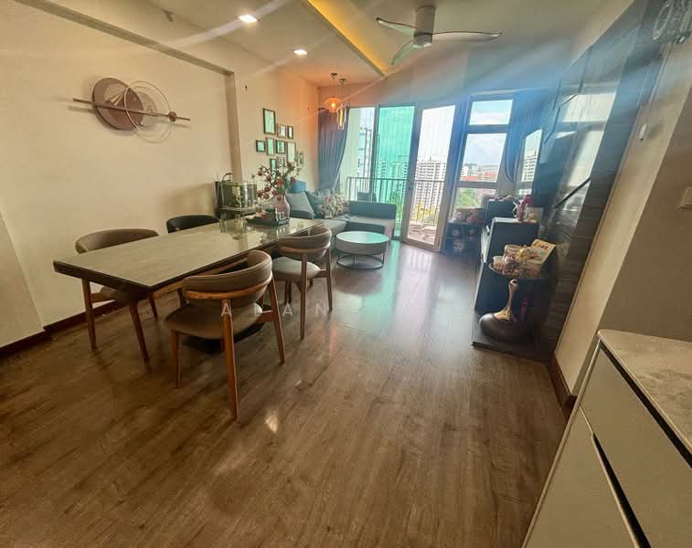 175B Corporation Tiara, 175B Yung Kuang Road, 3 Bedrooms, 1,033 sqft, HDB Flat For Sale, by Alan Tan, 500187212 - Living Room - PropertyGuru.com.sg