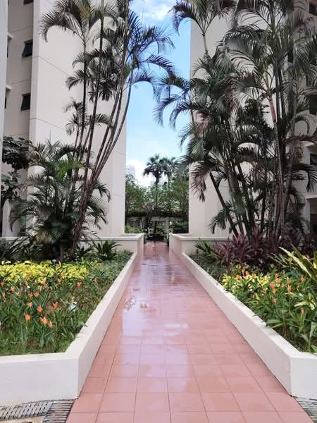 Palm Gardens, 2A Hong San Walk, 3 Bedrooms, 1,206 sqft, Condominium For Sale, by Amber Li, 500187219 - PropertyGuru.com.sg