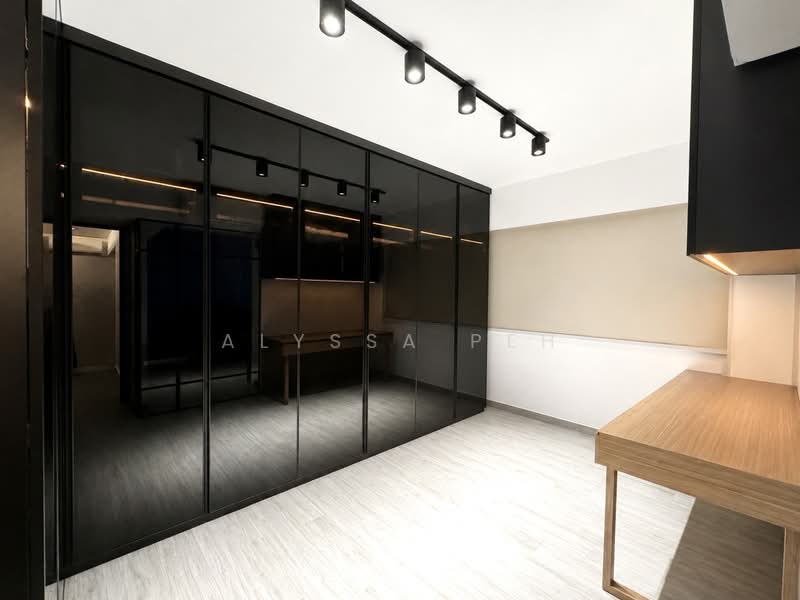153B Bedok South Road, 153B Bedok South Road, 3 Bedrooms, 1,001 sqft, HDB Flat For Sale, by Alyssa Peh, 500187233 - Walk-in Wardrobe - PropertyGuru.com.sg