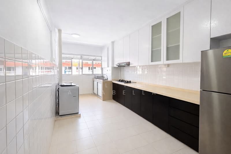 124 Bedok North Road | High‑Floor Living Surrounded by Coffee Shops, 124 Bedok North Road, 2 Bedrooms, 721 sqft, HDB Flat For Sale, by Bell Tan (Annabella), 500187234 - Kitchen - PropertyGuru.com.sg