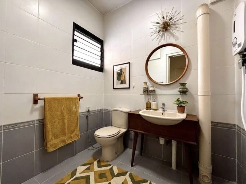 124 Bedok North Road | High‑Floor Living Surrounded by Coffee Shops, 124 Bedok North Road, 2 Bedrooms, 721 sqft, HDB Flat For Sale, by Bell Tan (Annabella), 500187234 - Bathroom - PropertyGuru.com.sg