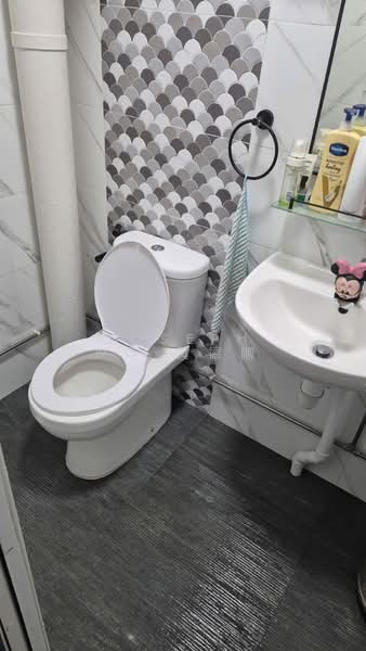 501 Bukit Batok Street 52, 501 Bukit Batok Street 52, Room Rental, 200 sqft, HDB Flat For Rent, by Joseph Ng 黄德顺, 500187244 - Bathroom - PropertyGuru.com.sg