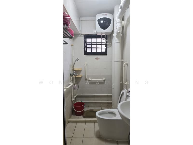 685B Jurong West Street 64, 685B Jurong West Street 64, Room Rental, 250 sqft, HDB Flat For Rent, by Wong Wai Ping, 500187246 - Bathroom - PropertyGuru.com.sg
