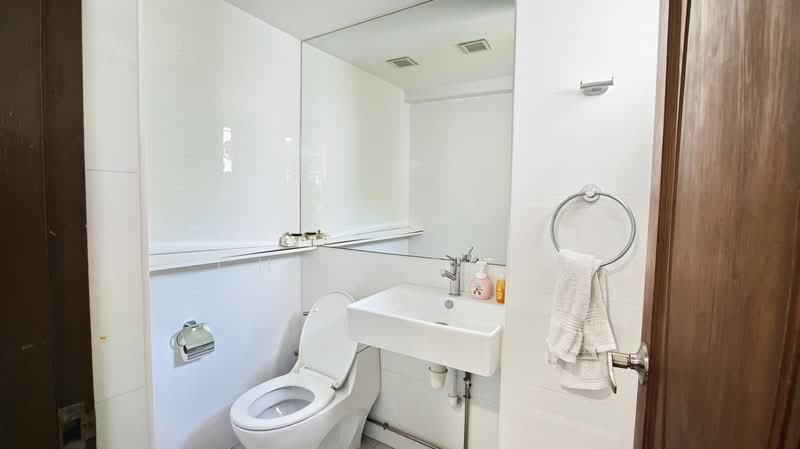 Ivory Heights, 120 Jurong East Street 13, 3 Bedrooms, 1,894 sqft, Condominium For Sale, by Chris Chua, 500187251 - Bathroom - PropertyGuru.com.sg
