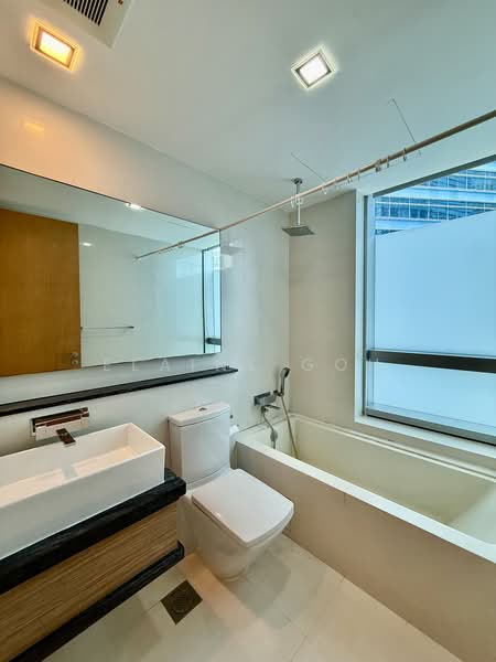 Marina Bay Residences, 18 Marina Boulevard, 2 Bedrooms, 1,055 sqft, Condominium For Rent, by Elaine Goh, 500187252 - Bathroom - PropertyGuru.com.sg
