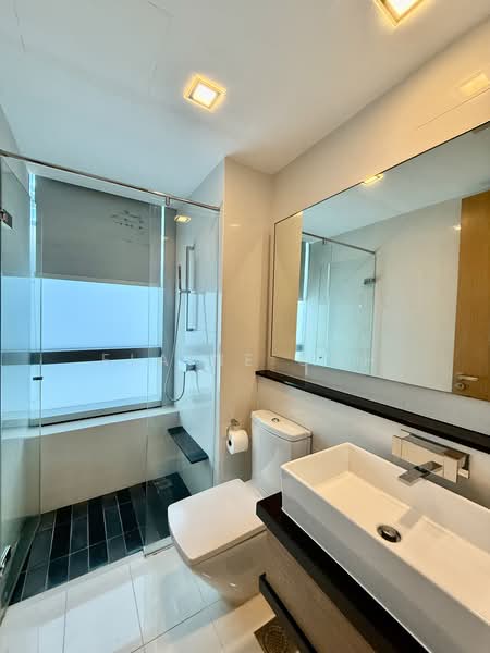 Marina Bay Residences, 18 Marina Boulevard, 2 Bedrooms, 1,055 sqft, Condominium For Rent, by Elaine Goh, 500187252 - Bathroom - PropertyGuru.com.sg