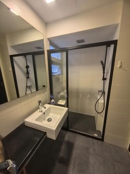 The Linear, 880 Upper Bukit Timah Road, Dairy Farm / Bukit Panjang / Choa Chu Kang, Room Rental, 200 sqft, Apartment For Rent, by Tricia Tay, 500187253 - Bathroom - PropertyGuru.com.sg