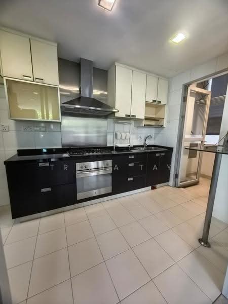 The Linear, 880 Upper Bukit Timah Road, Dairy Farm / Bukit Panjang / Choa Chu Kang, Room Rental, 200 sqft, Apartment For Rent, by Tricia Tay, 500187253 - Kitchen - PropertyGuru.com.sg